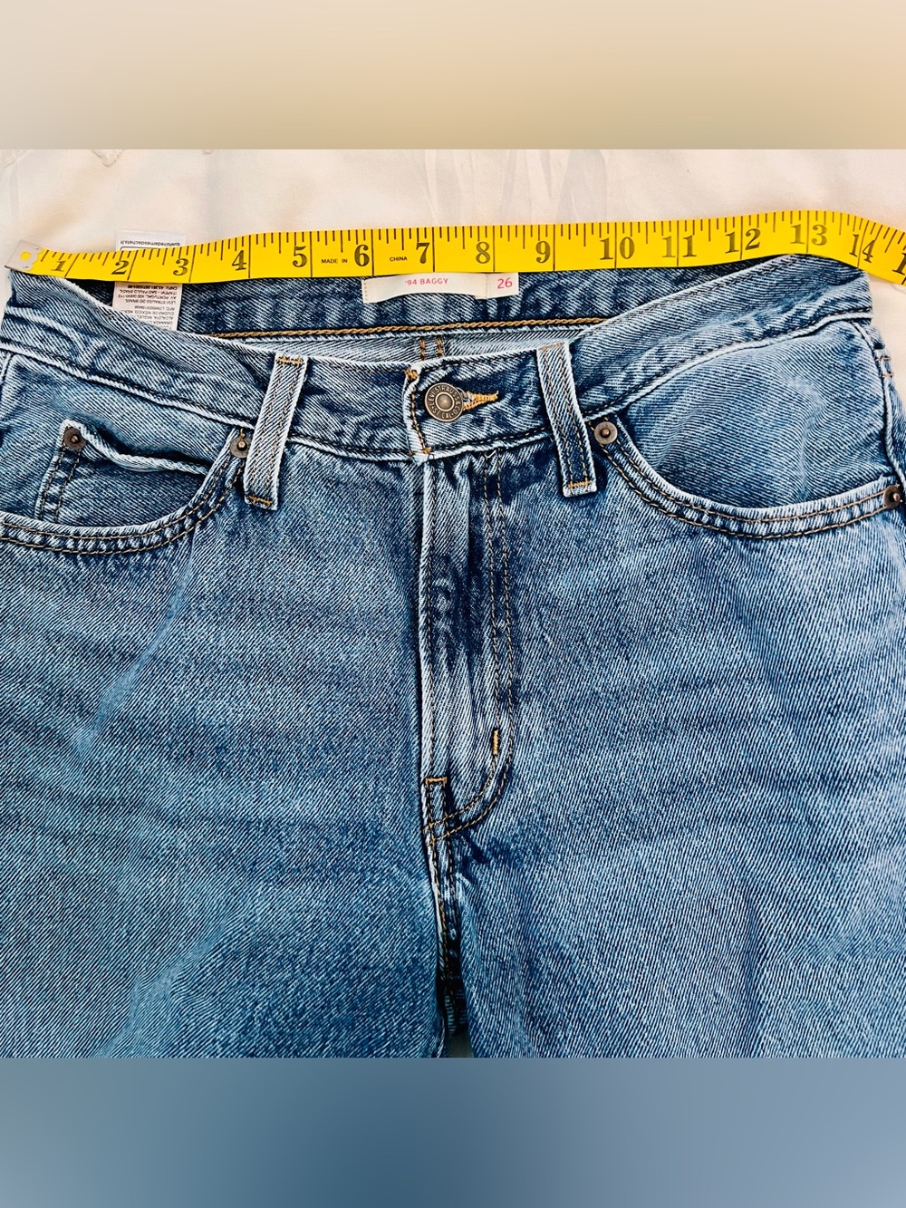 Levi’s ‘94 Baggy Jeans Women’s 26 Light Wash 100% Cotton Relaxed Wide Leg - Picture 8 of 10